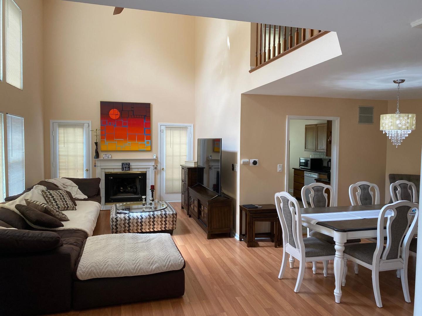 950 Sweetflower Drive, Hoffman Estates, IL 60169