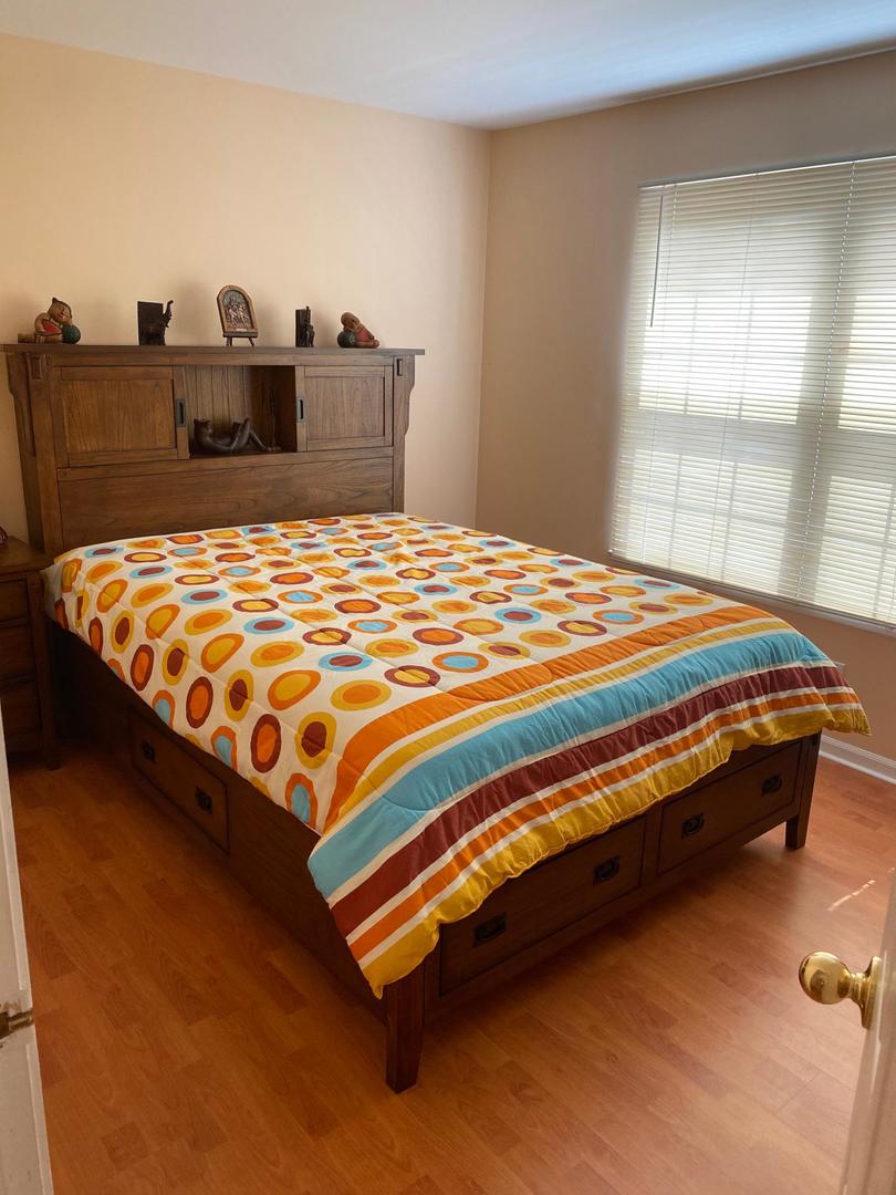 950 Sweetflower Drive, Hoffman Estates, IL 60169