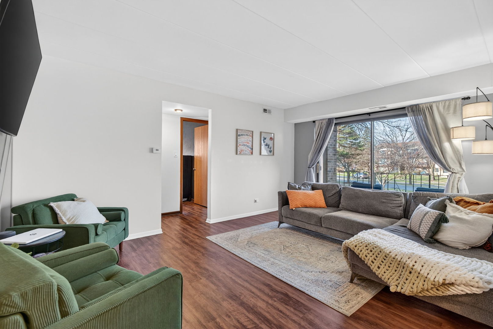 14015 Laramie Avenue #316, Crestwood, IL 60418