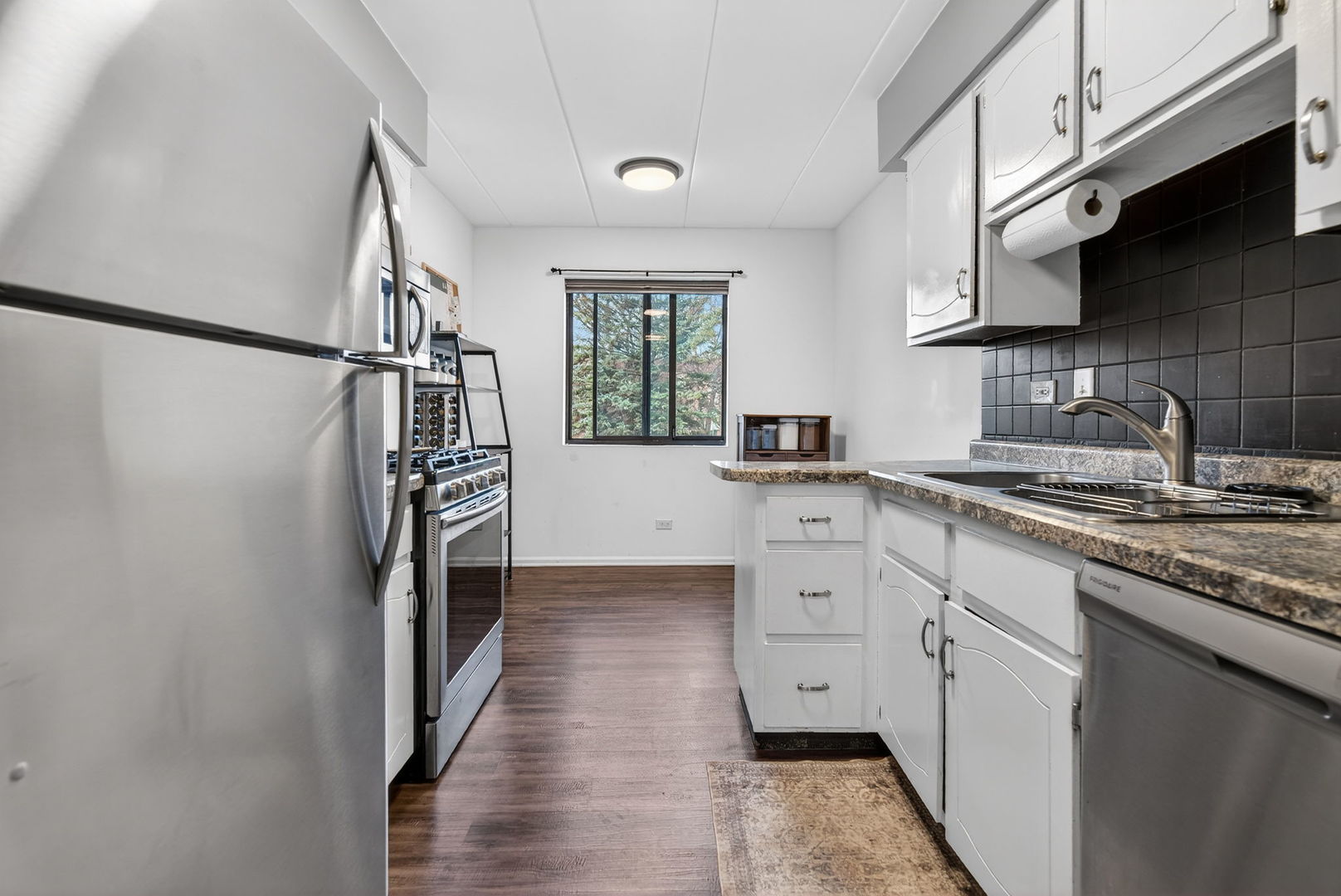 14015 Laramie Avenue #316, Crestwood, IL 60418