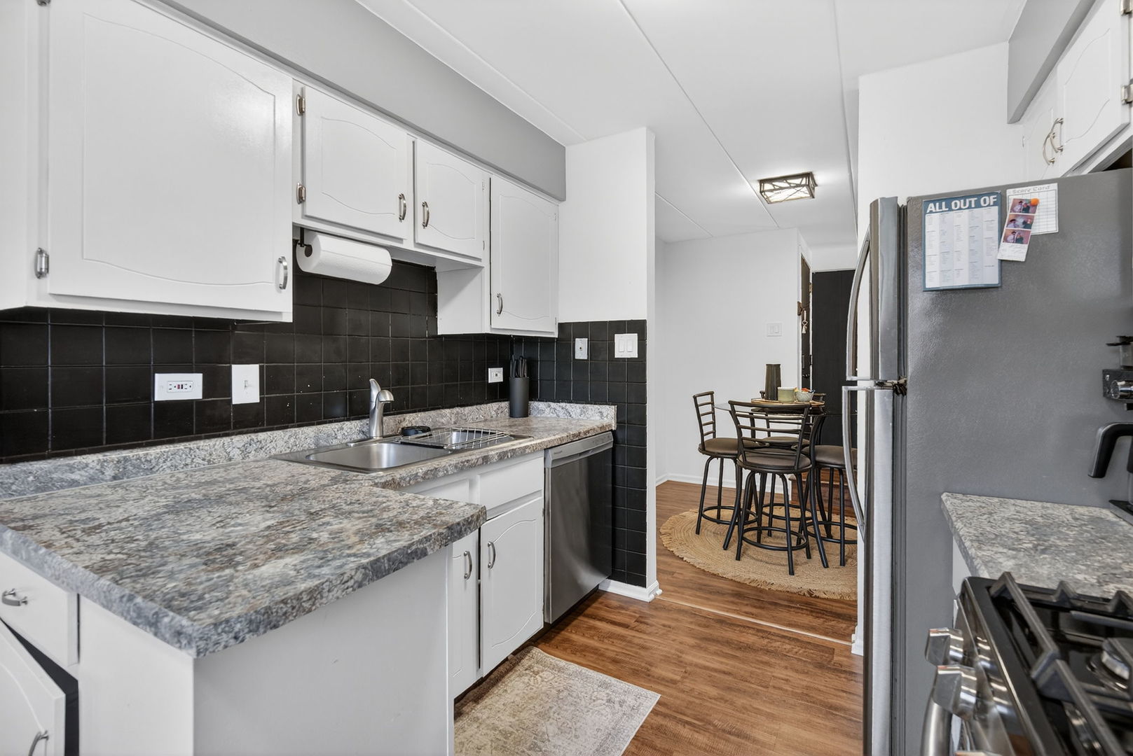 14015 Laramie Avenue #316, Crestwood, IL 60418