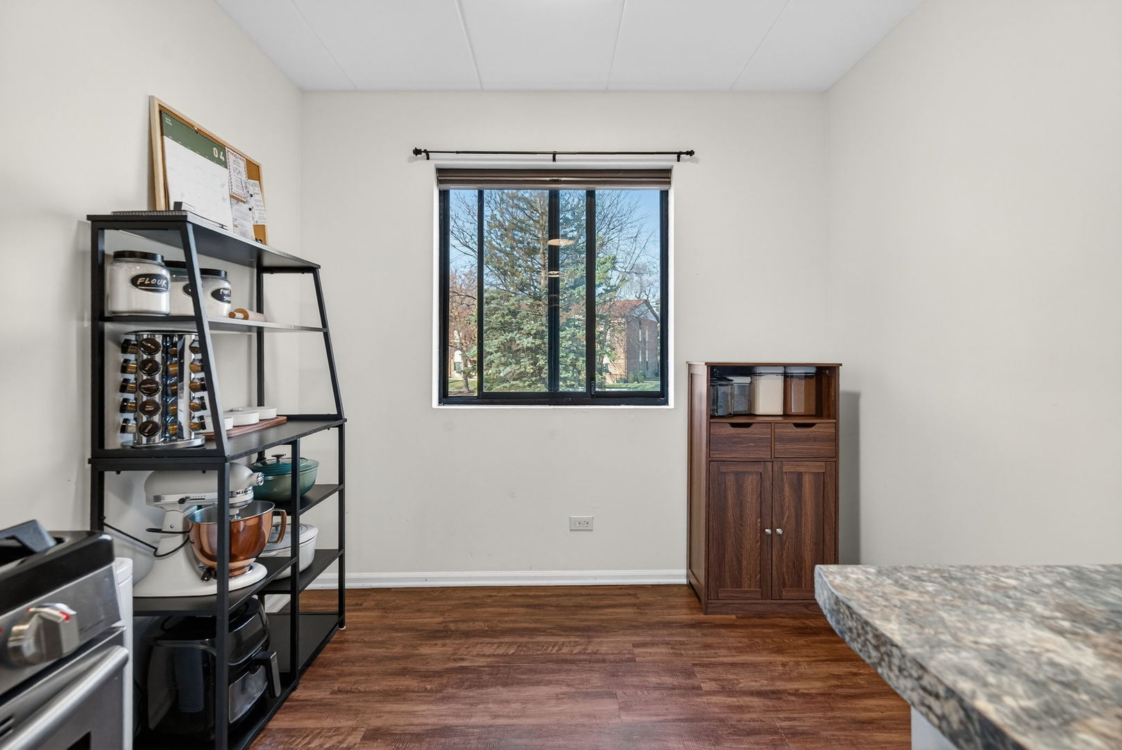 14015 Laramie Avenue #316, Crestwood, IL 60418