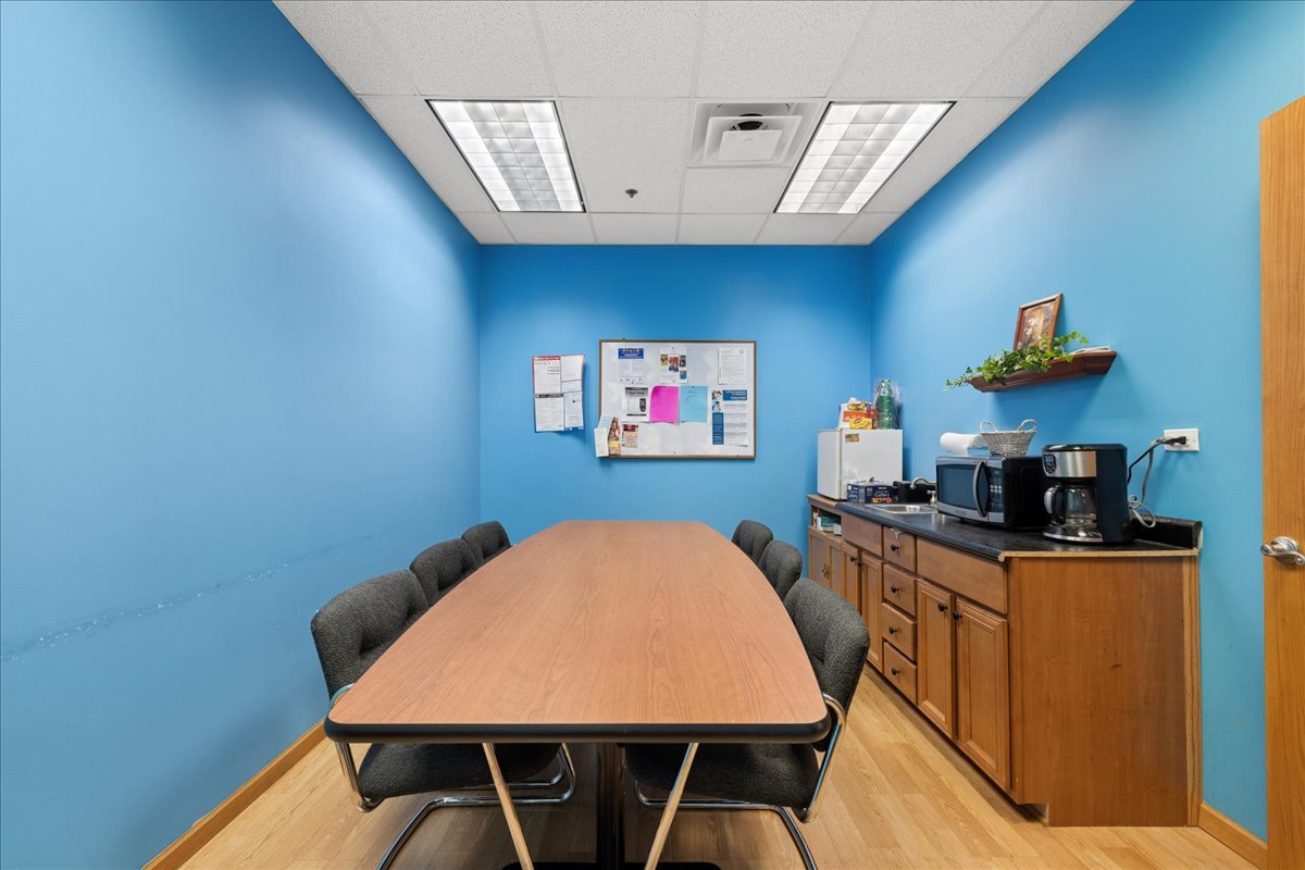 800 E Woodfield Road #117, Schaumburg, IL 60173