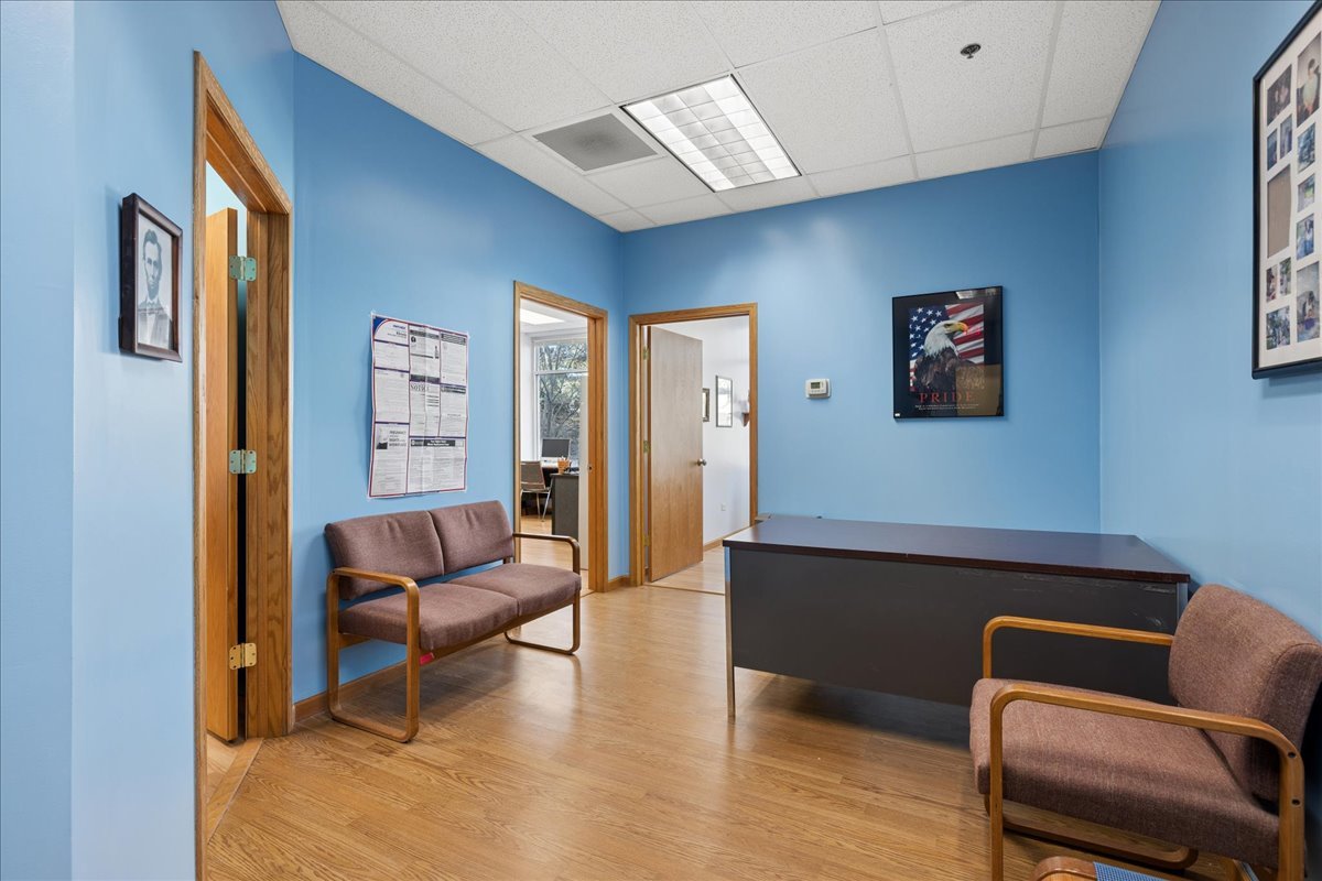 800 E Woodfield Road #117, Schaumburg, IL 60173