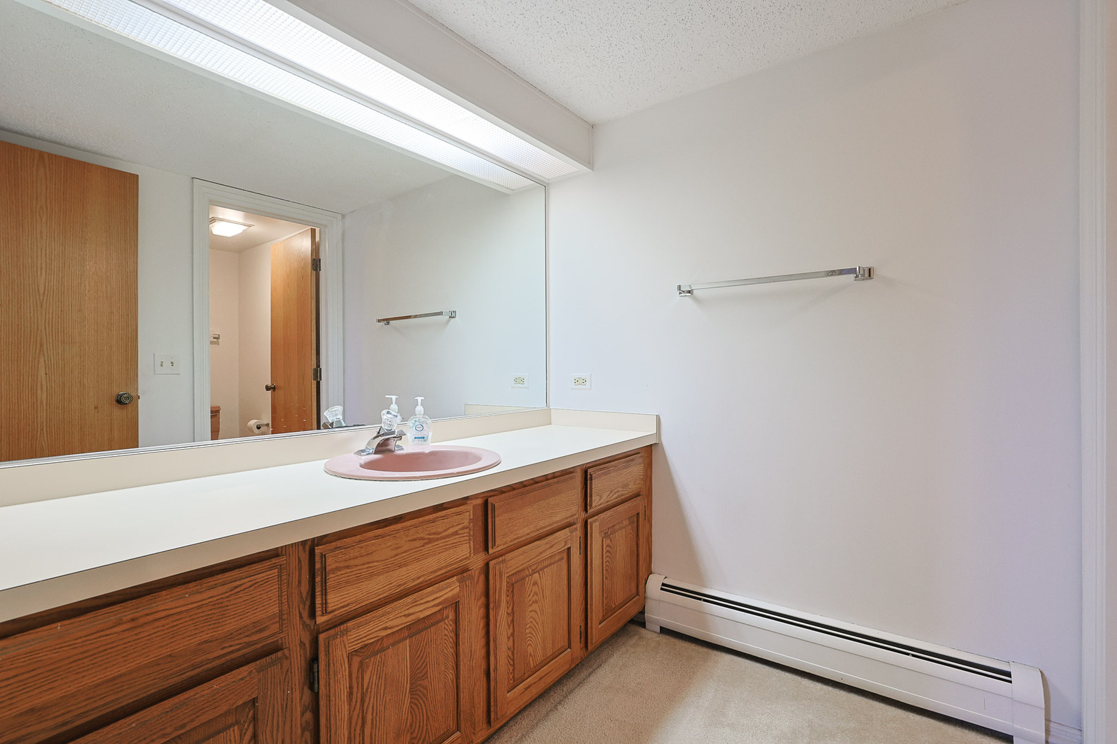 200 Red Top Drive #302, Libertyville, IL 60048