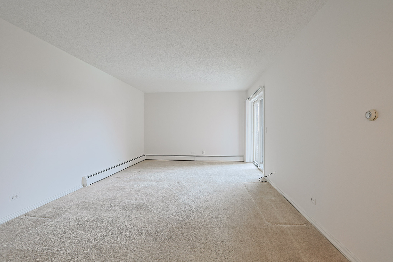 200 Red Top Drive #302, Libertyville, IL 60048