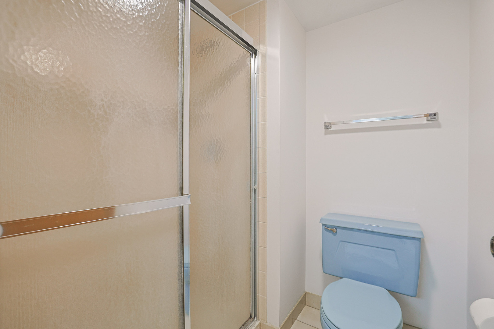 200 Red Top Drive #302, Libertyville, IL 60048