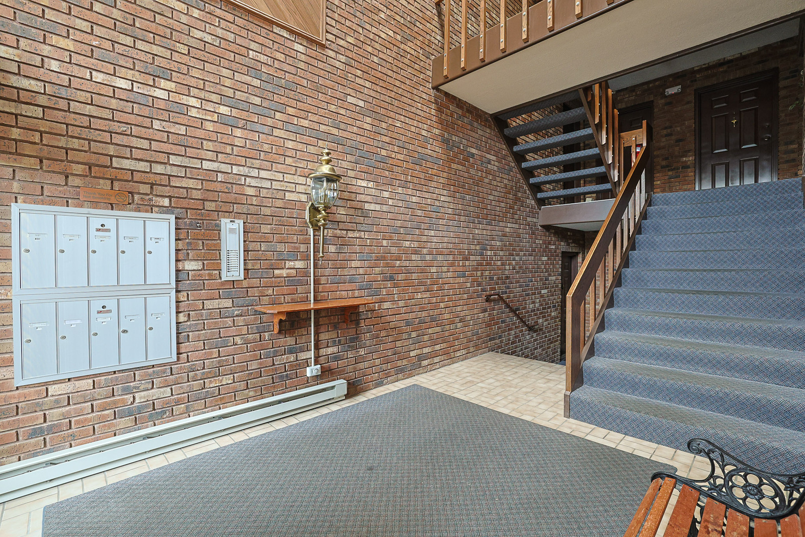 200 Red Top Drive #302, Libertyville, IL 60048