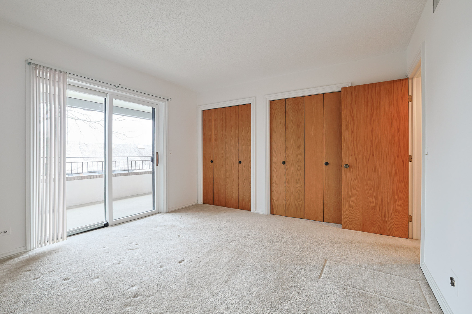 200 Red Top Drive #302, Libertyville, IL 60048