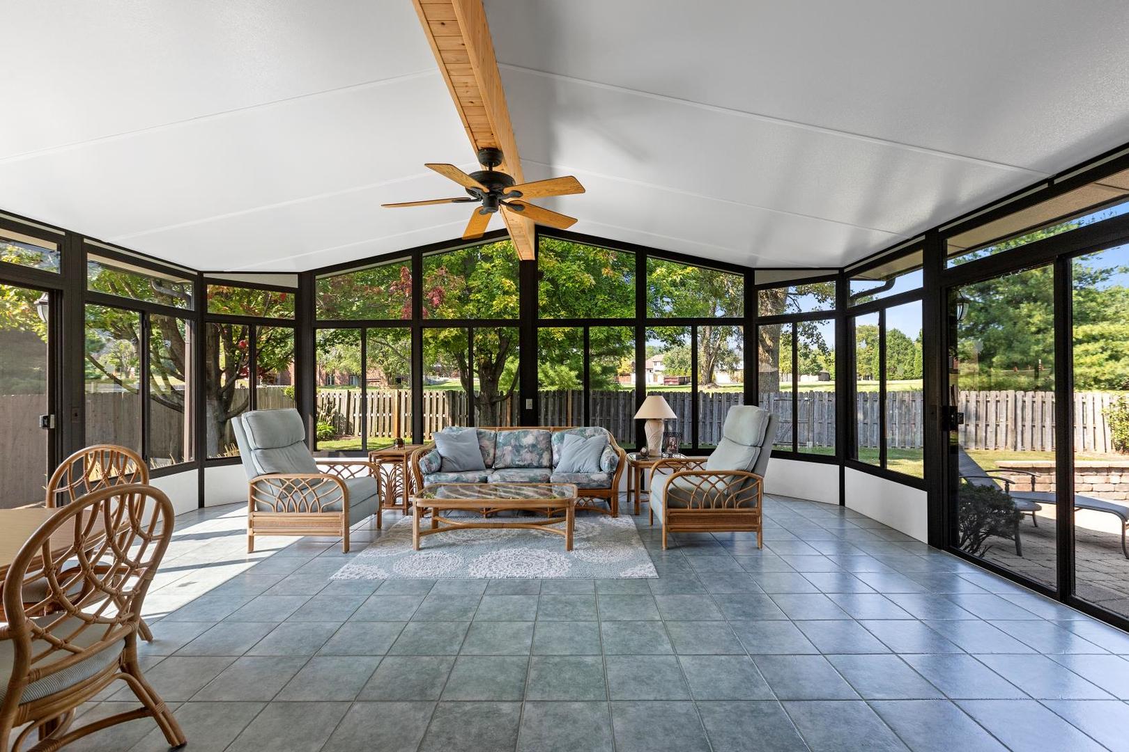 2S534 Danbury Drive, Glen Ellyn, IL 60137