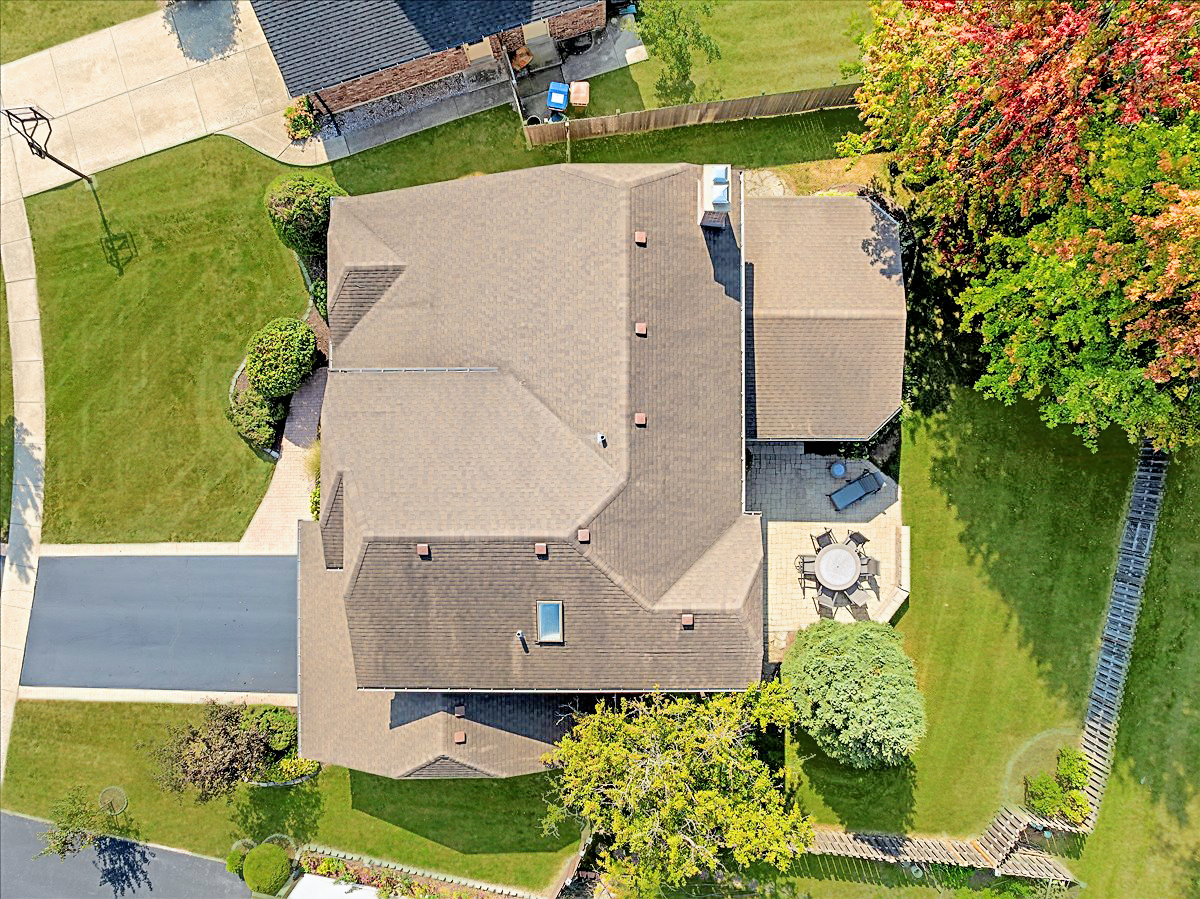 2S534 Danbury Drive, Glen Ellyn, IL 60137