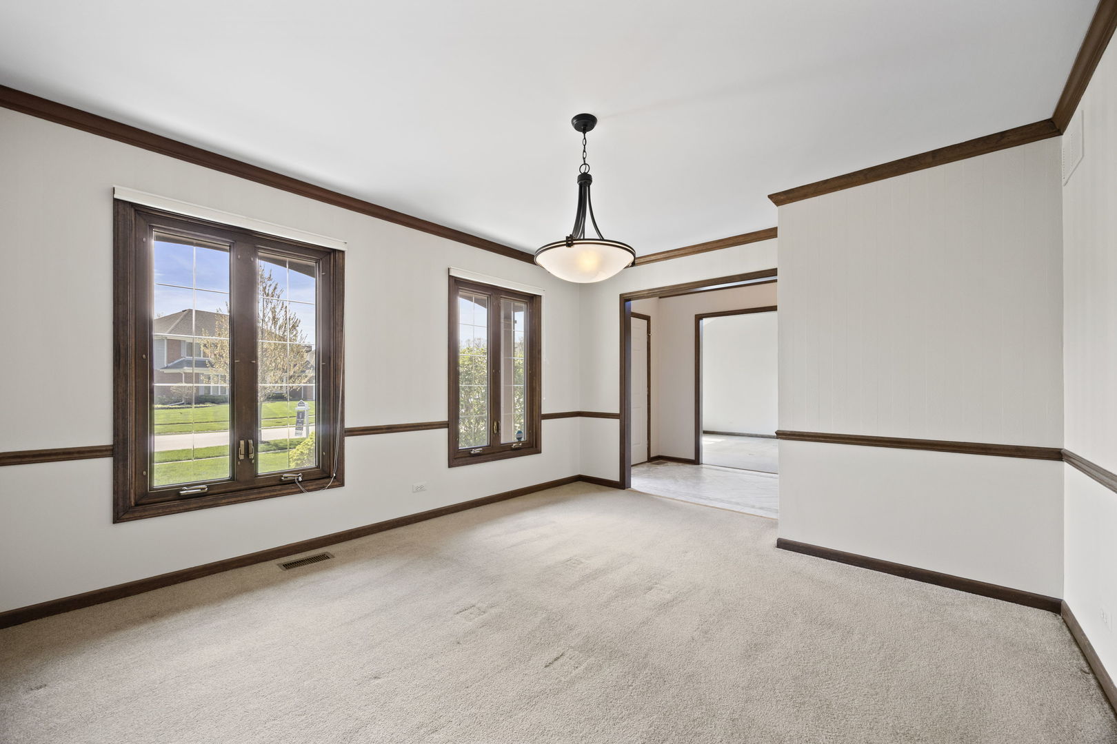 2S534 Danbury Drive, Glen Ellyn, IL 60137