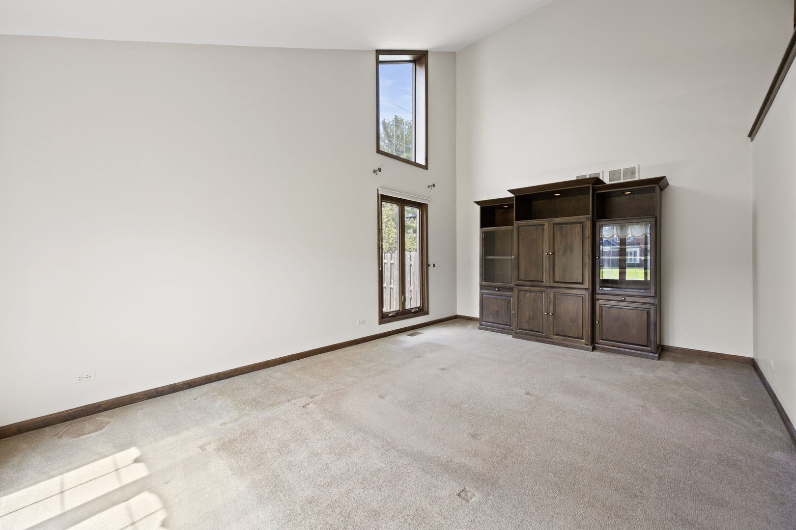 2S534 Danbury Drive, Glen Ellyn, IL 60137