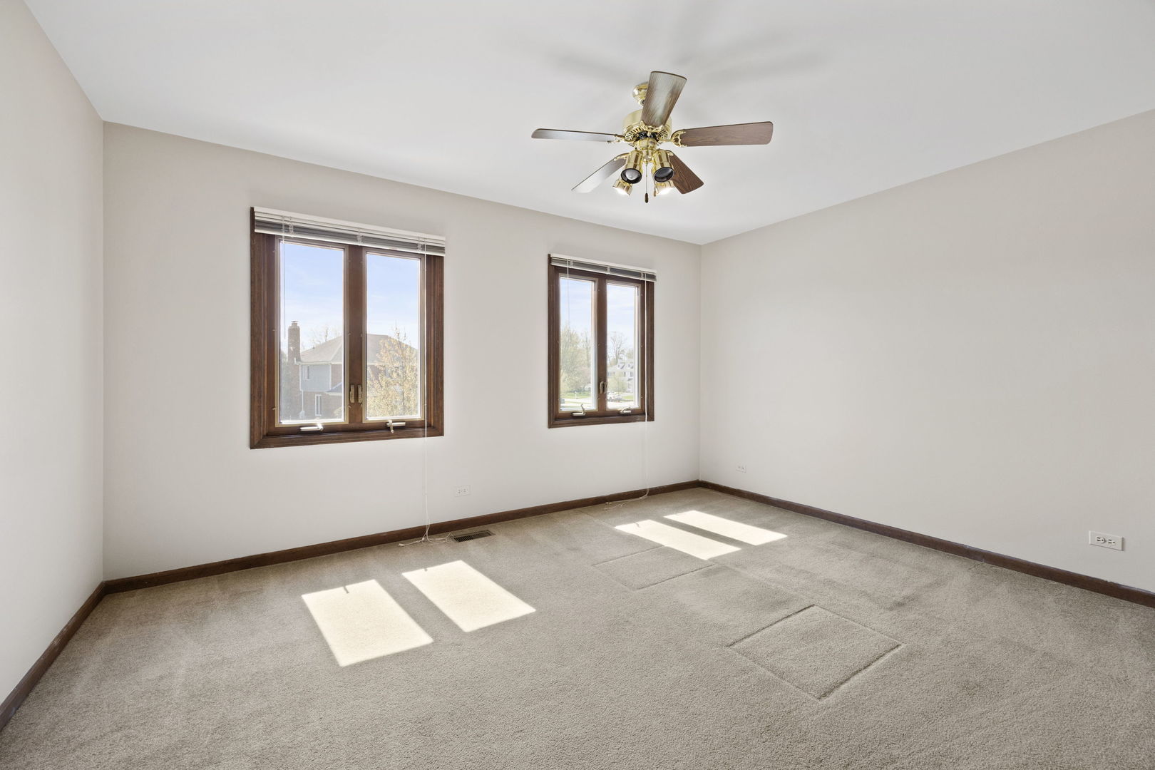 2S534 Danbury Drive, Glen Ellyn, IL 60137