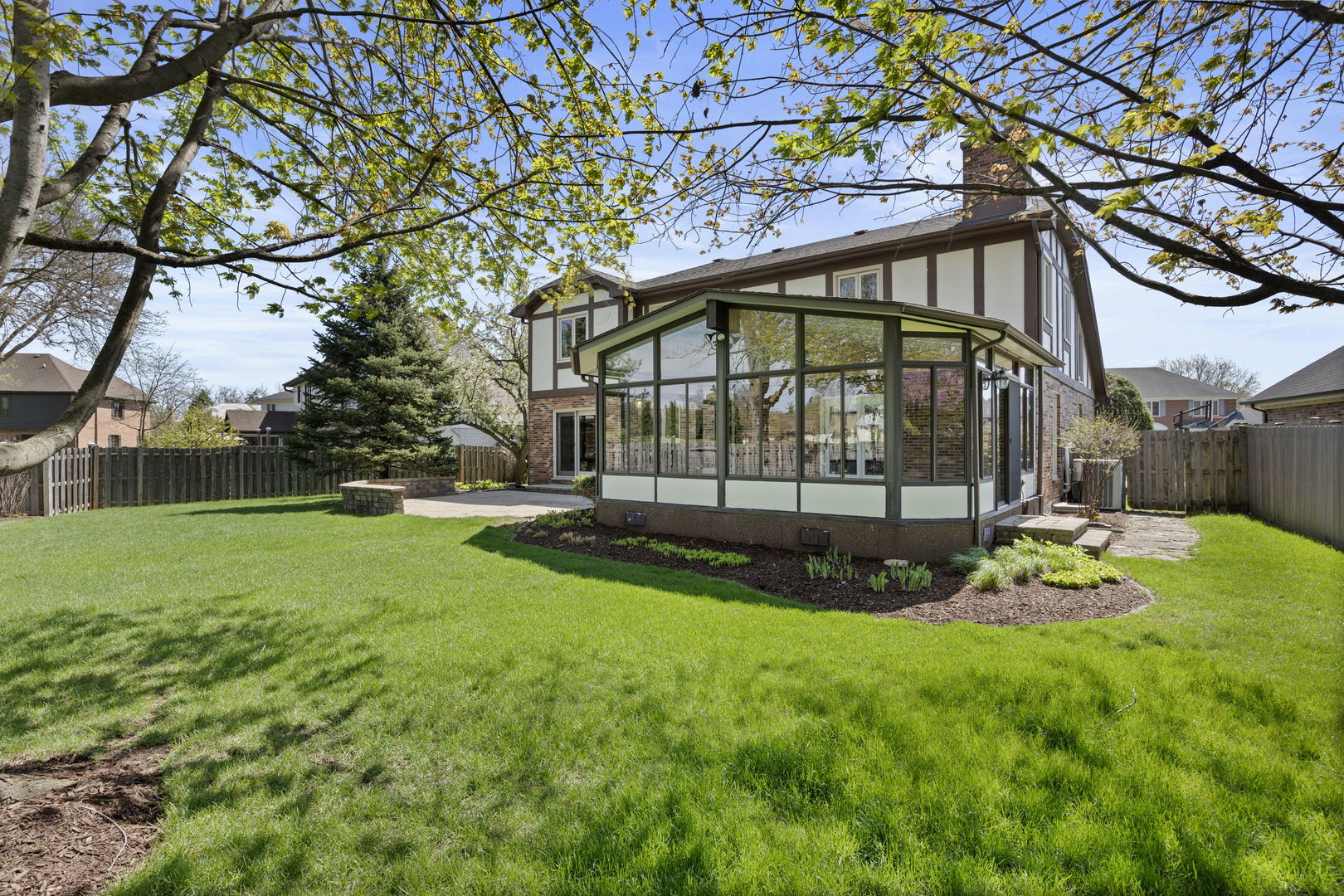 2S534 Danbury Drive, Glen Ellyn, IL 60137