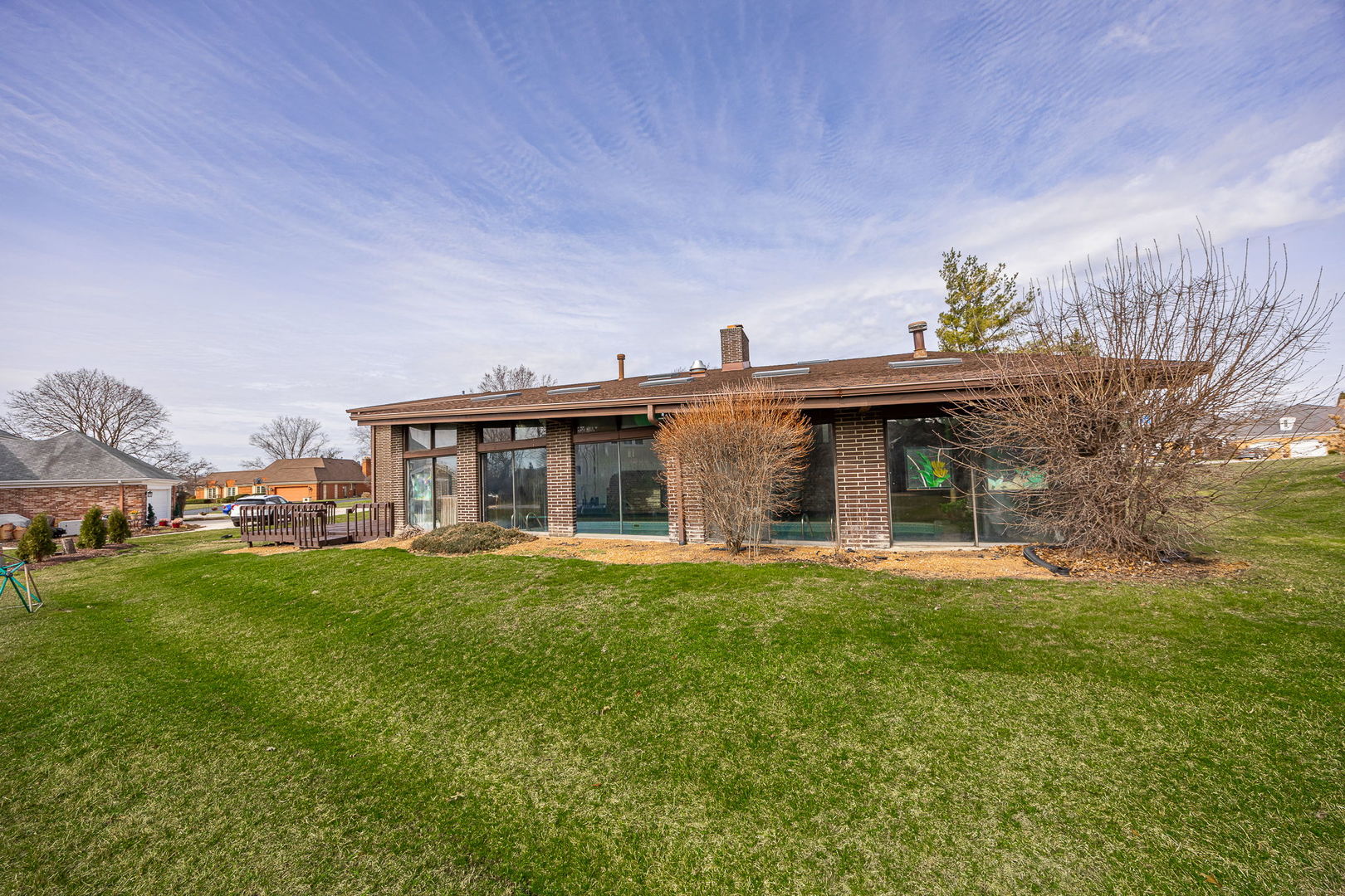 8405 Carriage Green Drive, Darien, IL 60561