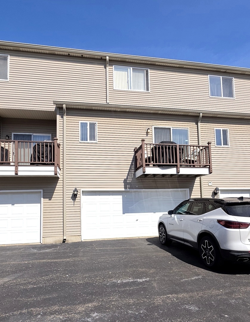 145 Enclave Circle #D, Bolingbrook, IL 60440