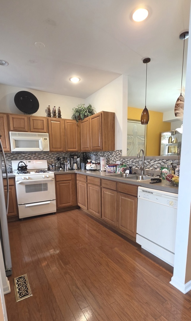 145 Enclave Circle #D, Bolingbrook, IL 60440