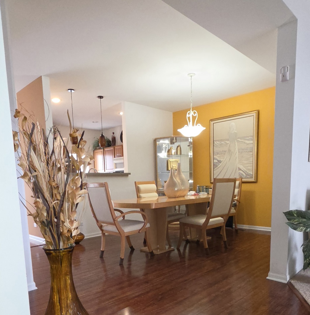 145 Enclave Circle #D, Bolingbrook, IL 60440