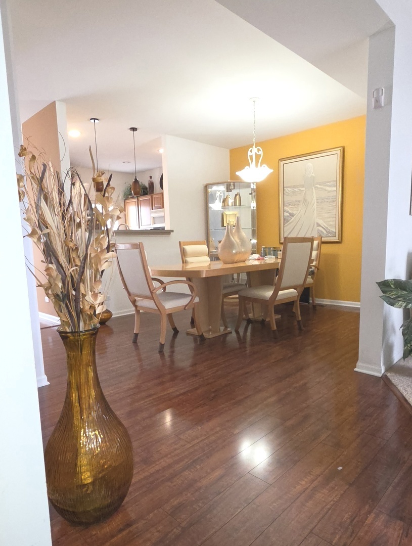 145 Enclave Circle #D, Bolingbrook, IL 60440