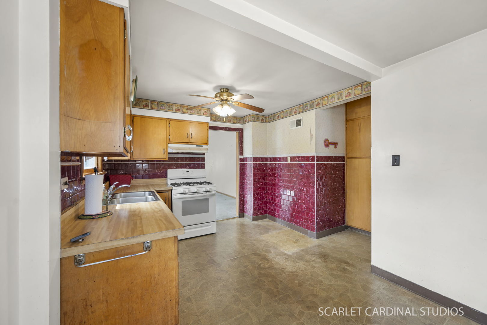 115 S Michigan Avenue, Villa Park, IL 60181