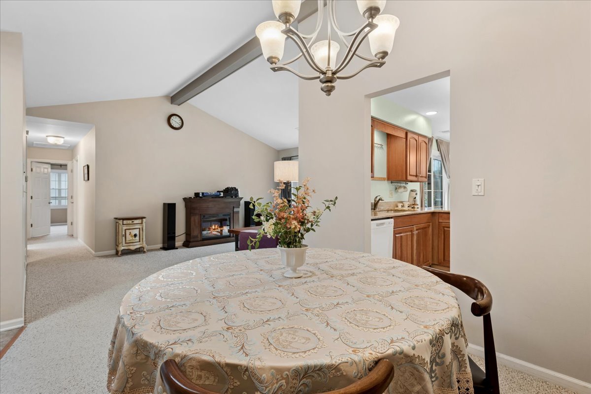 1675 Grosvenor Circle #C, Wheaton, IL 60189