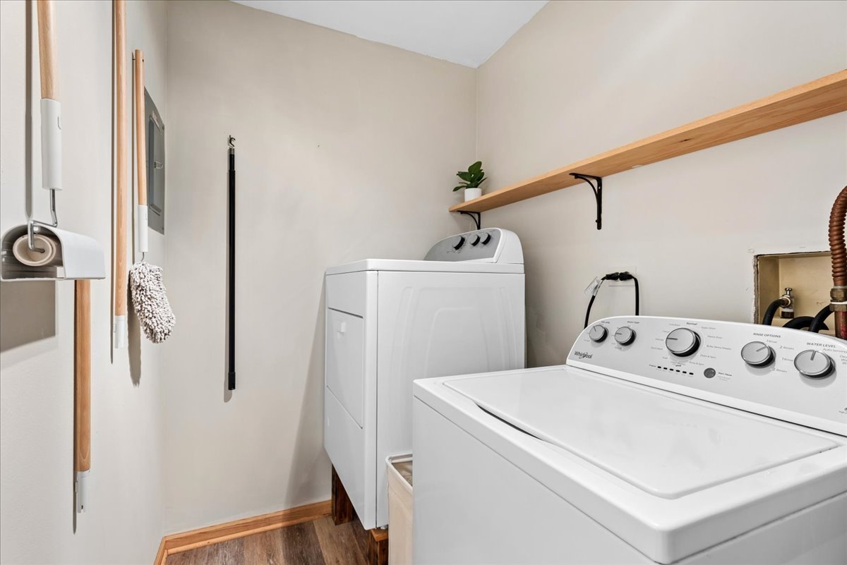 1675 Grosvenor Circle #C, Wheaton, IL 60189