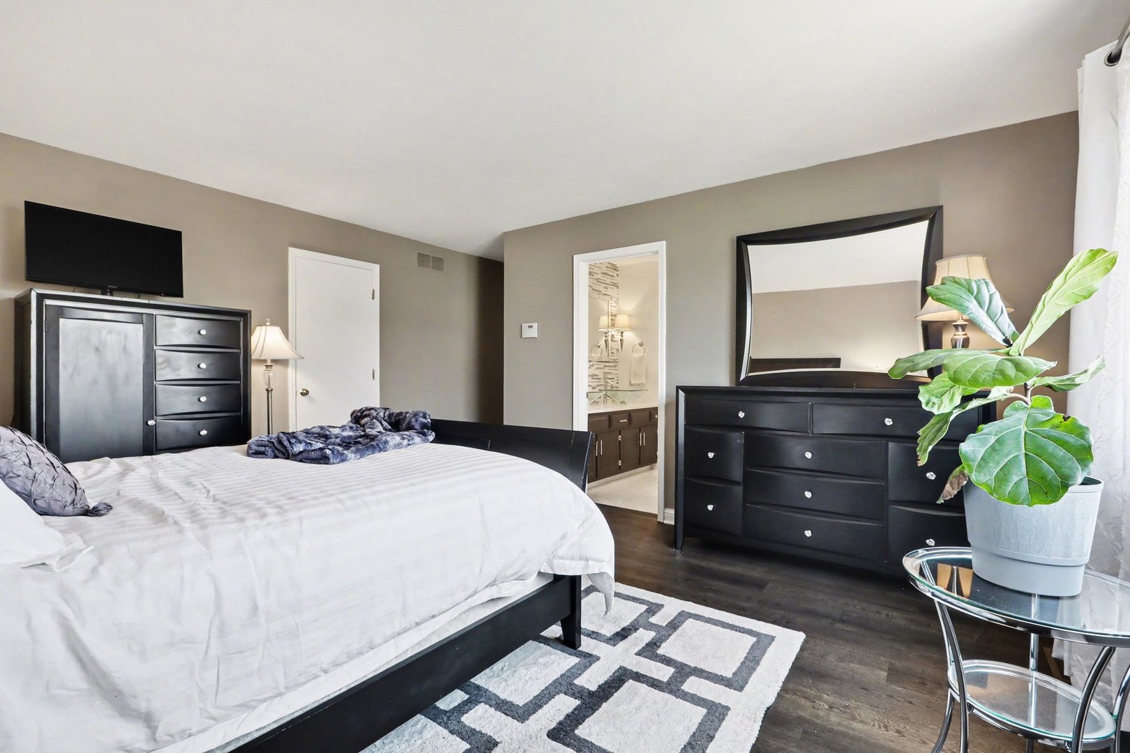 237 Homewood Drive, Bolingbrook, IL 60440