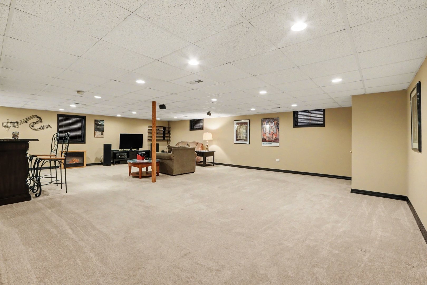 237 Homewood Drive, Bolingbrook, IL 60440