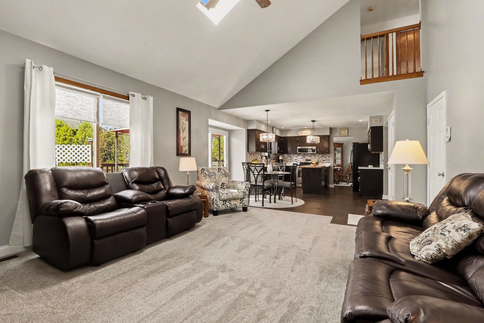 237 Homewood Drive, Bolingbrook, IL 60440