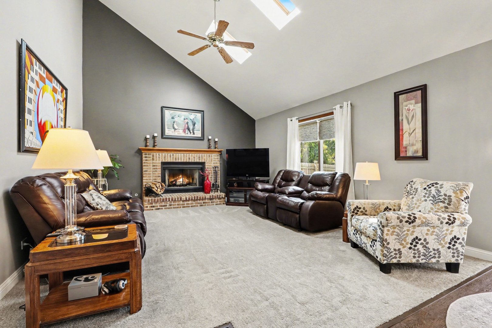 237 Homewood Drive, Bolingbrook, IL 60440