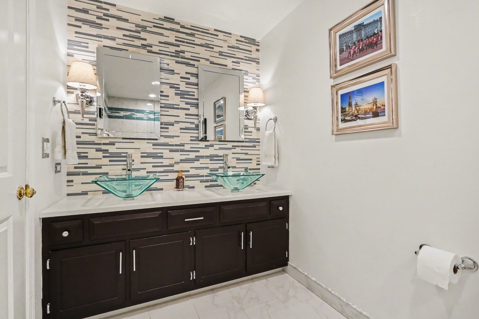 237 Homewood Drive, Bolingbrook, IL 60440