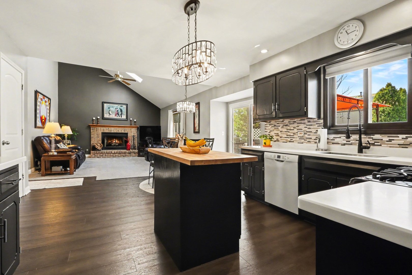 237 Homewood Drive, Bolingbrook, IL 60440