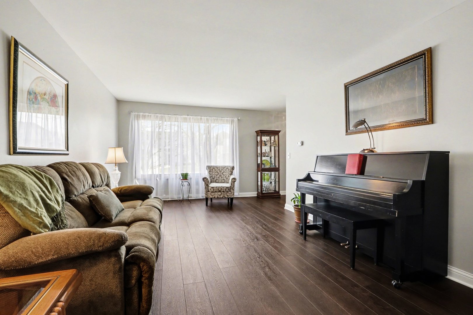 237 Homewood Drive, Bolingbrook, IL 60440