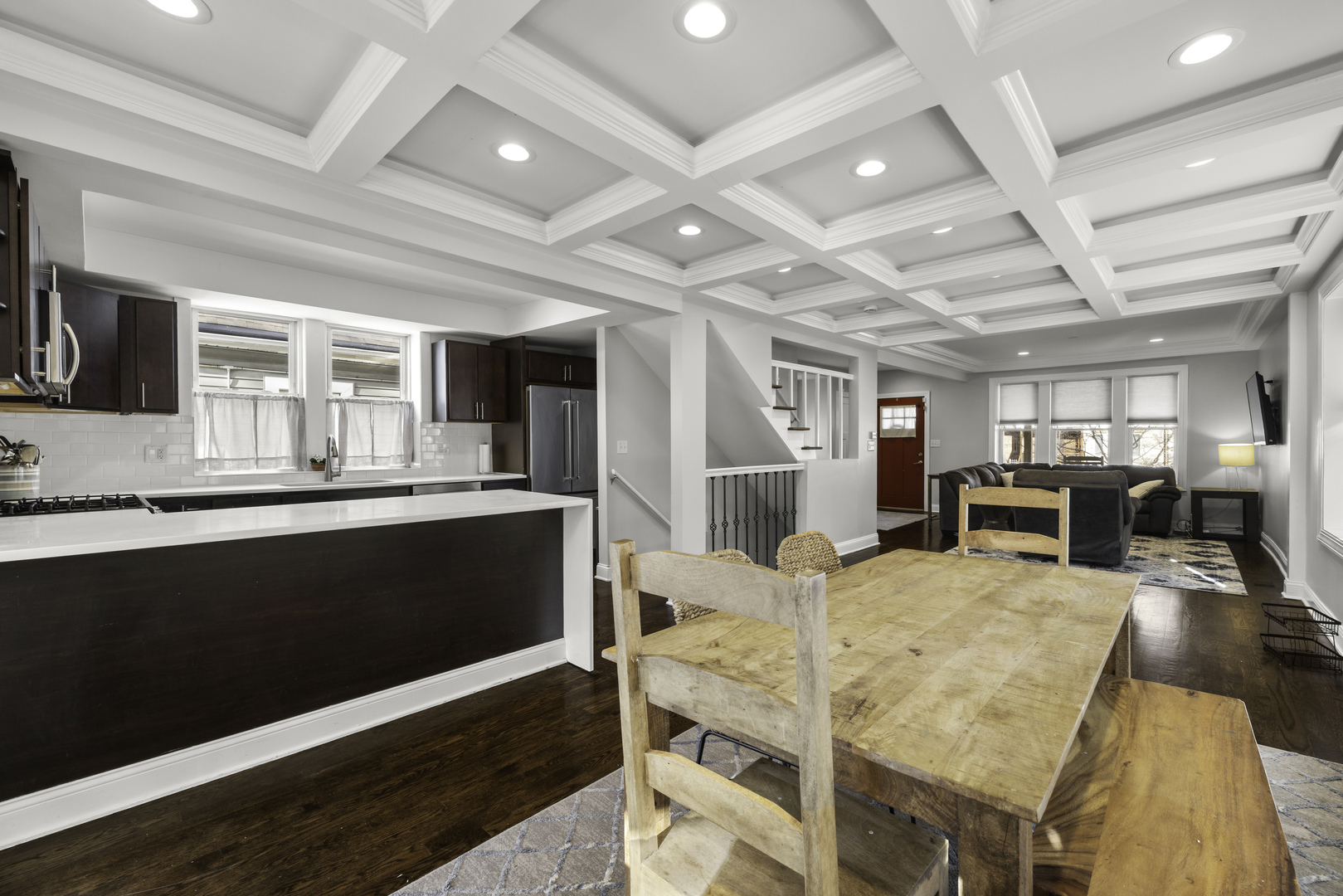 5422 N Natoma Avenue, Chicago, IL 60656