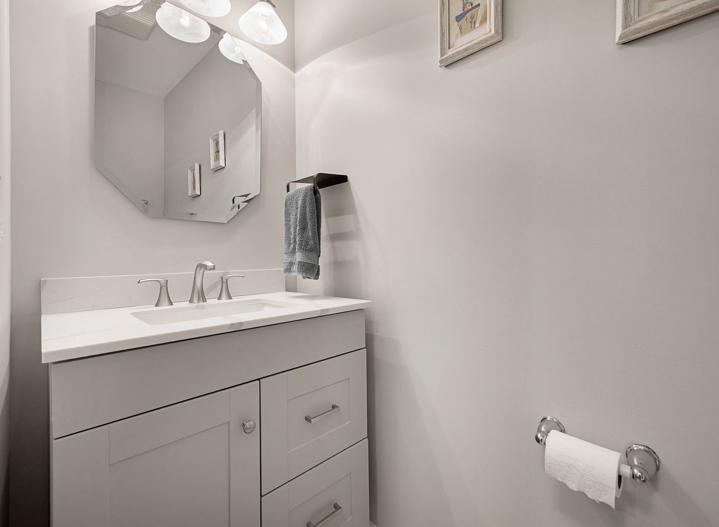 27W711 N Meadowview Drive, Winfield, IL 60190