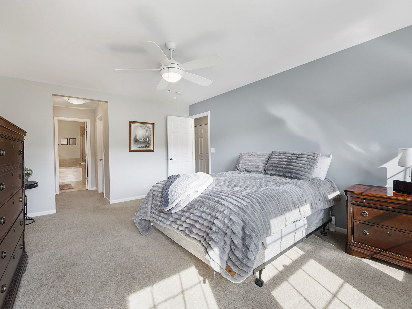 27W711 N Meadowview Drive, Winfield, IL 60190