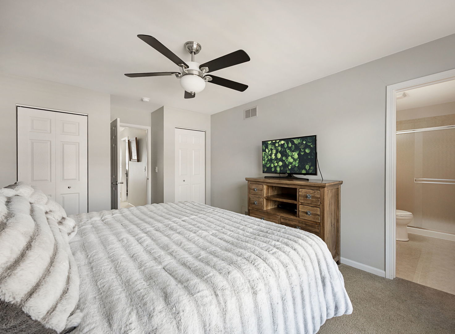 27W711 N Meadowview Drive, Winfield, IL 60190