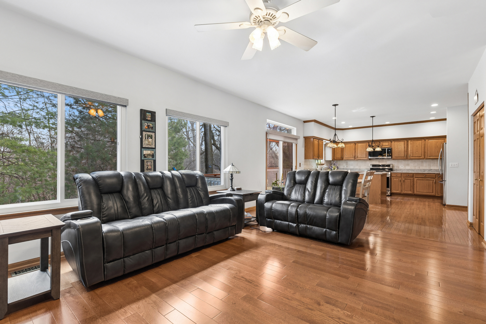 411 Oak Grove Circle, Wauconda, IL 60084