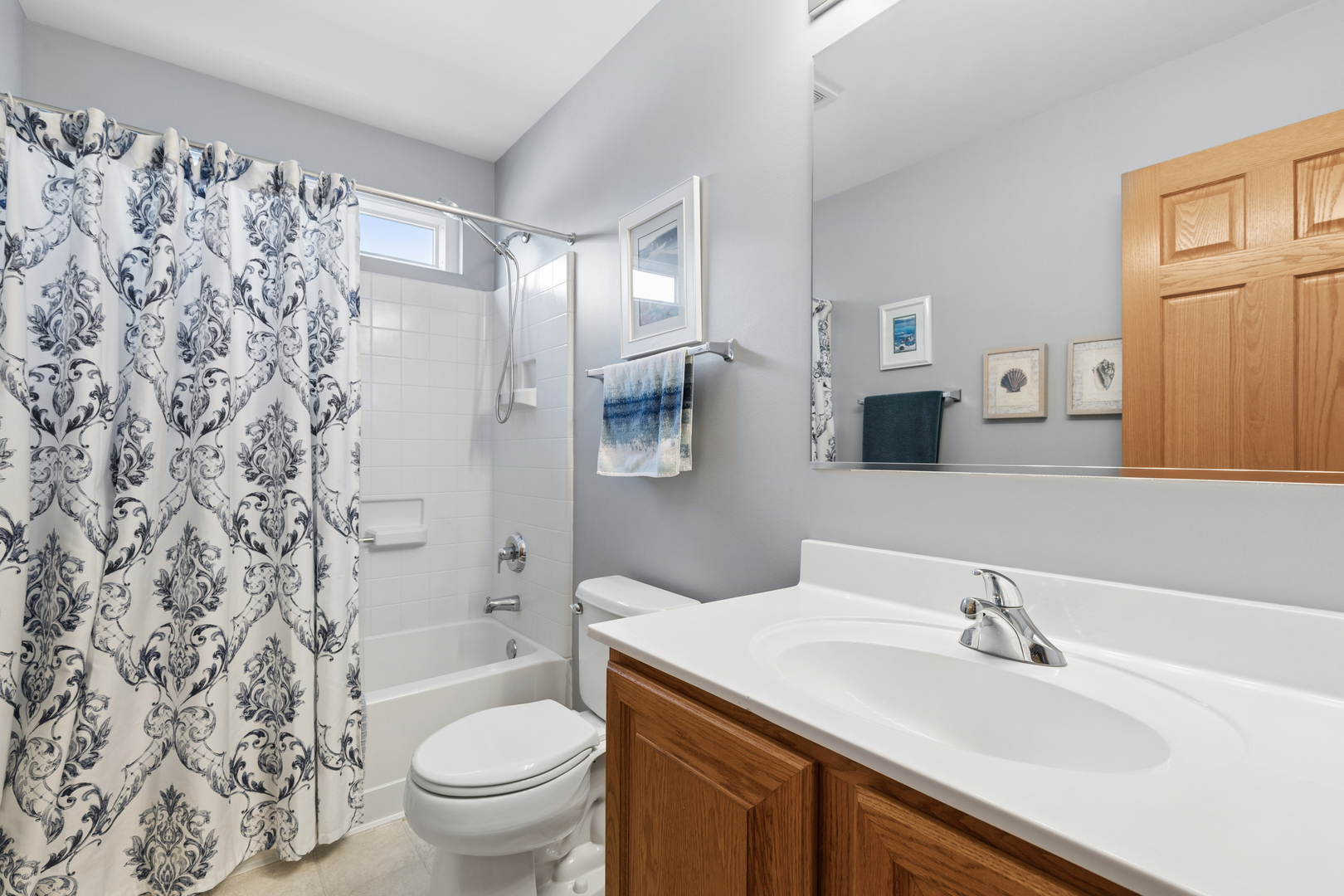 411 Oak Grove Circle, Wauconda, IL 60084