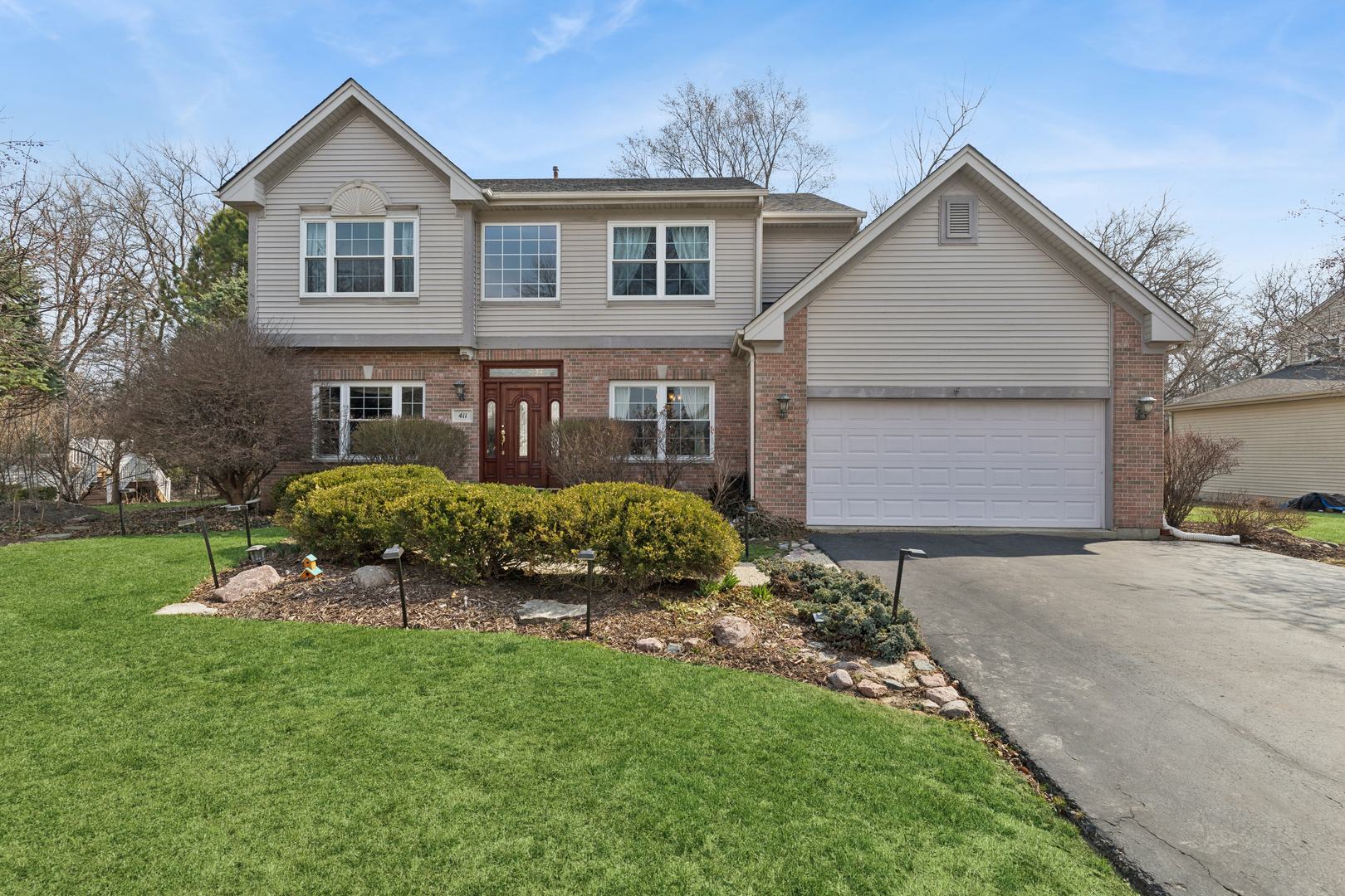 411 Oak Grove Circle, Wauconda, IL 60084