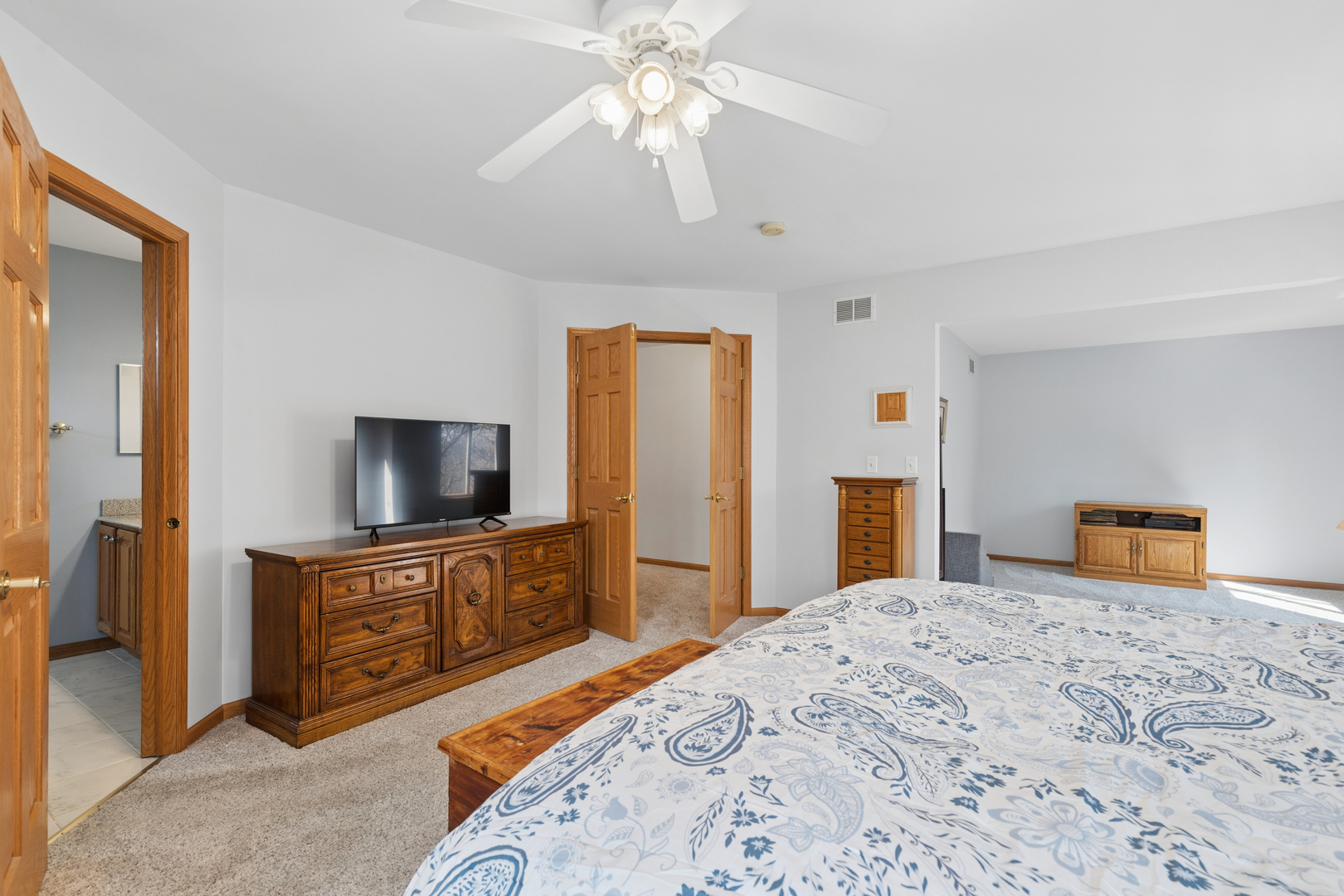 411 Oak Grove Circle, Wauconda, IL 60084