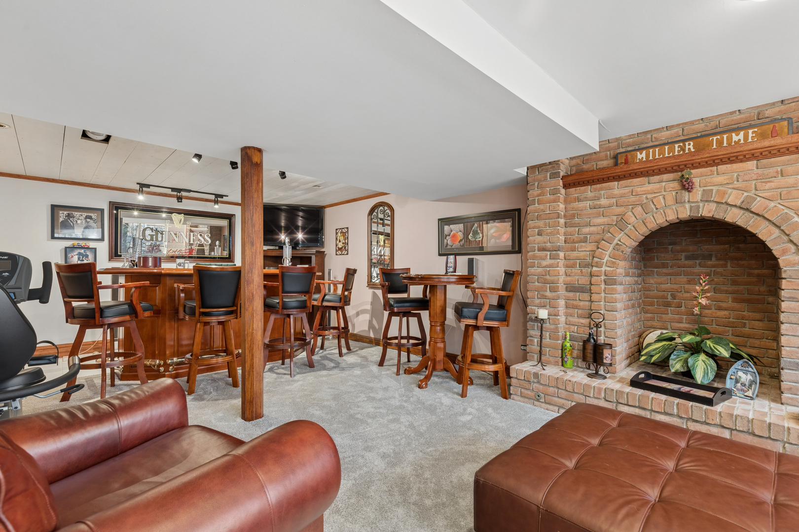 411 Oak Grove Circle, Wauconda, IL 60084