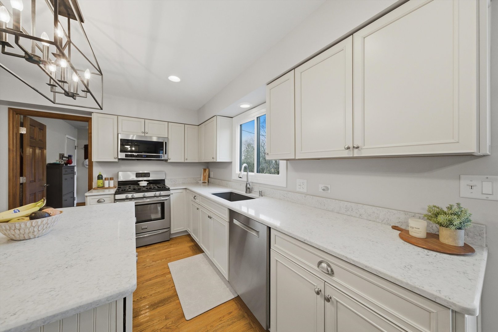 18716 W Jasmine Court, Grayslake, IL 60030