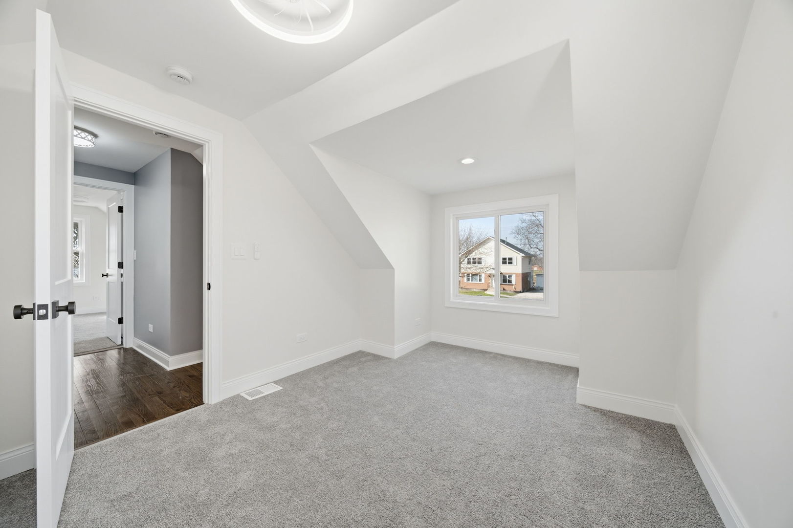 7851 Suburban Lane, Bridgeview, IL 60455