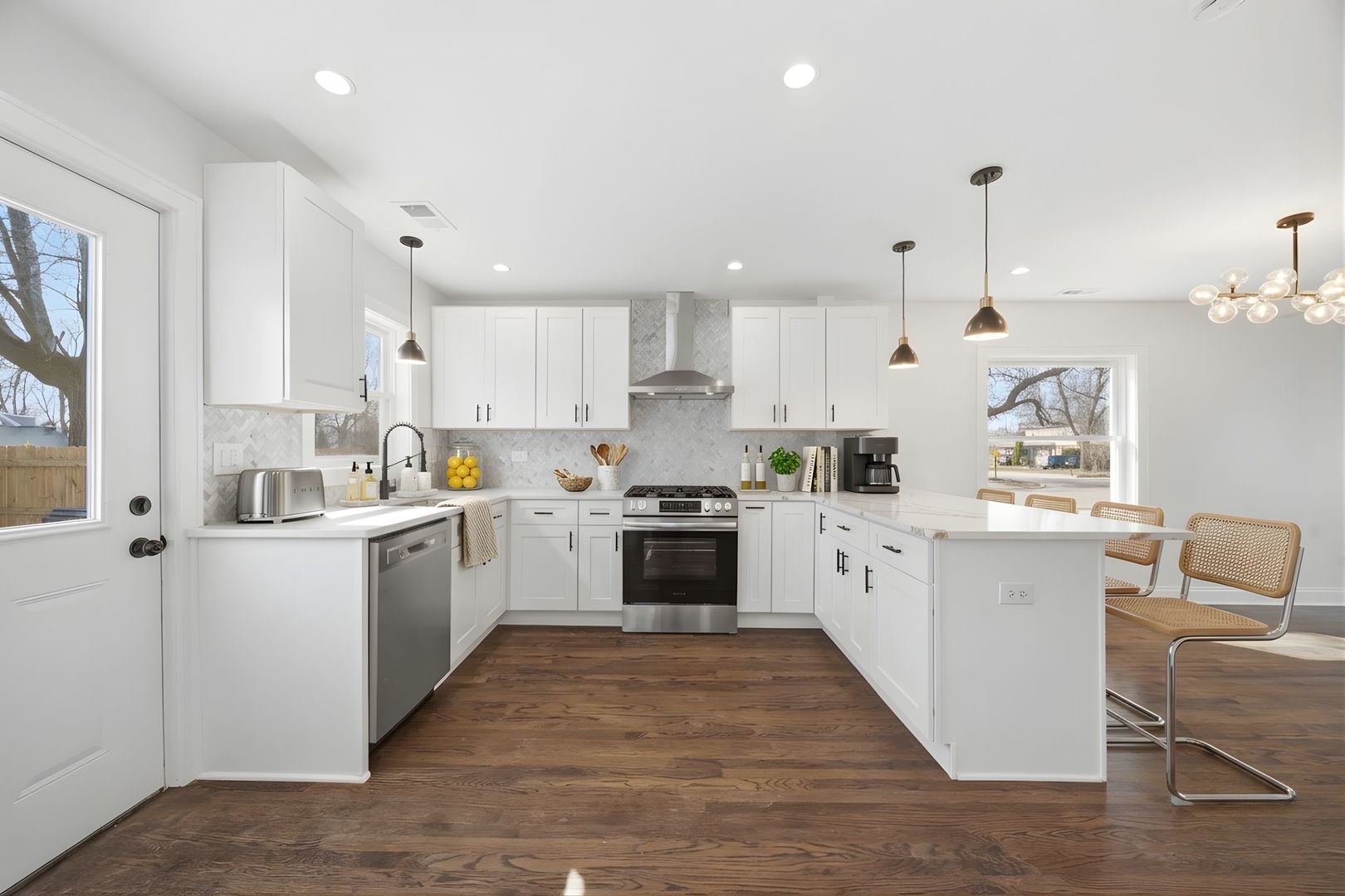 7851 Suburban Lane, Bridgeview, IL 60455