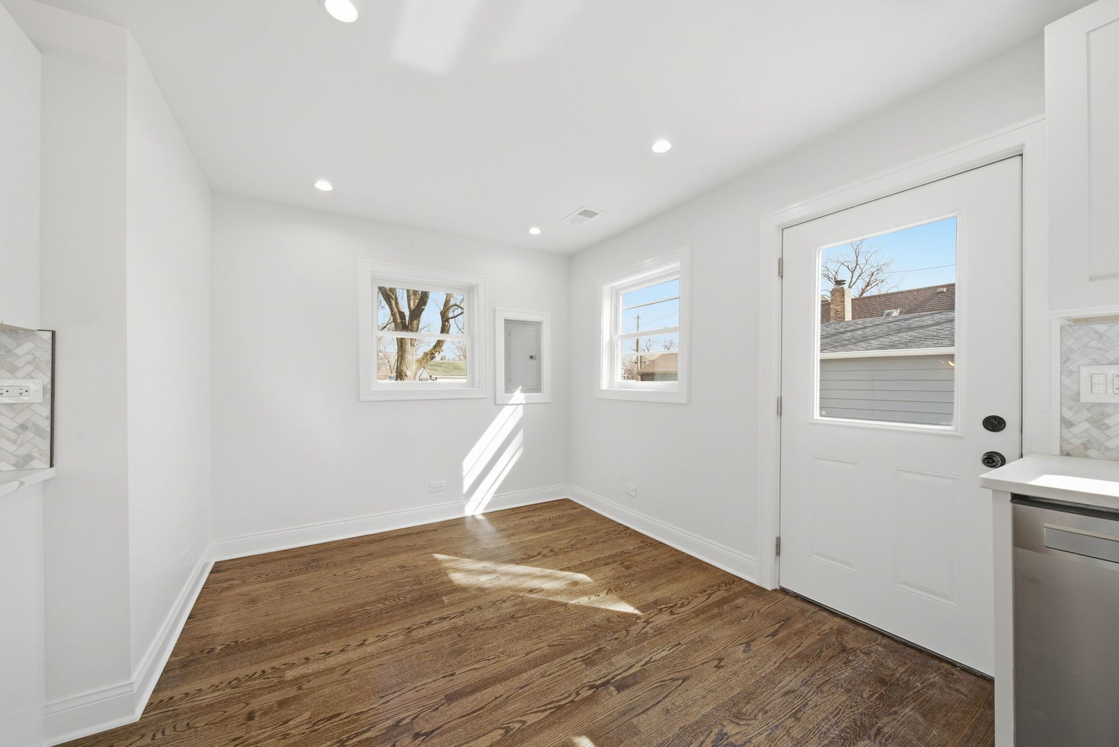 7851 Suburban Lane, Bridgeview, IL 60455