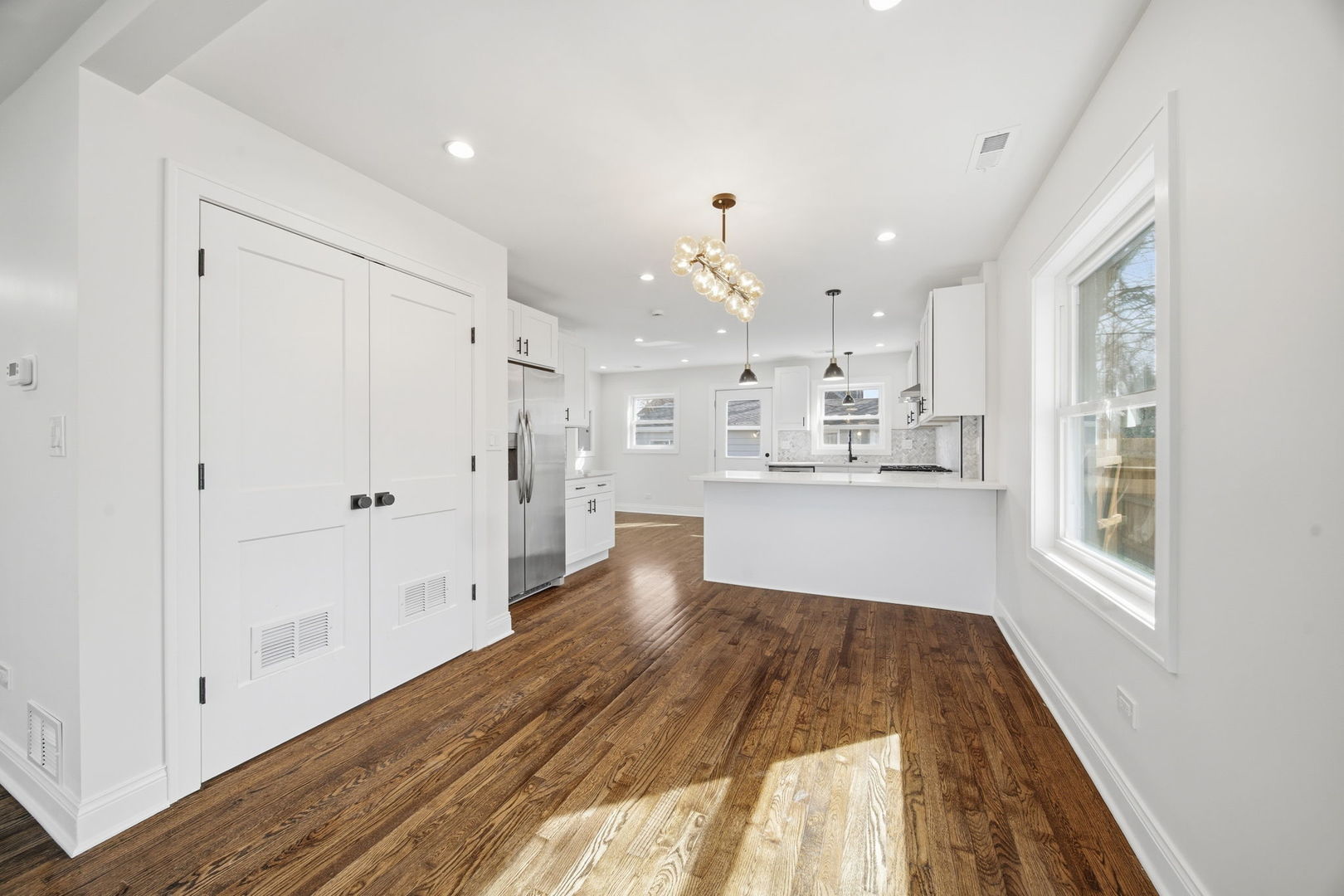 7851 Suburban Lane, Bridgeview, IL 60455