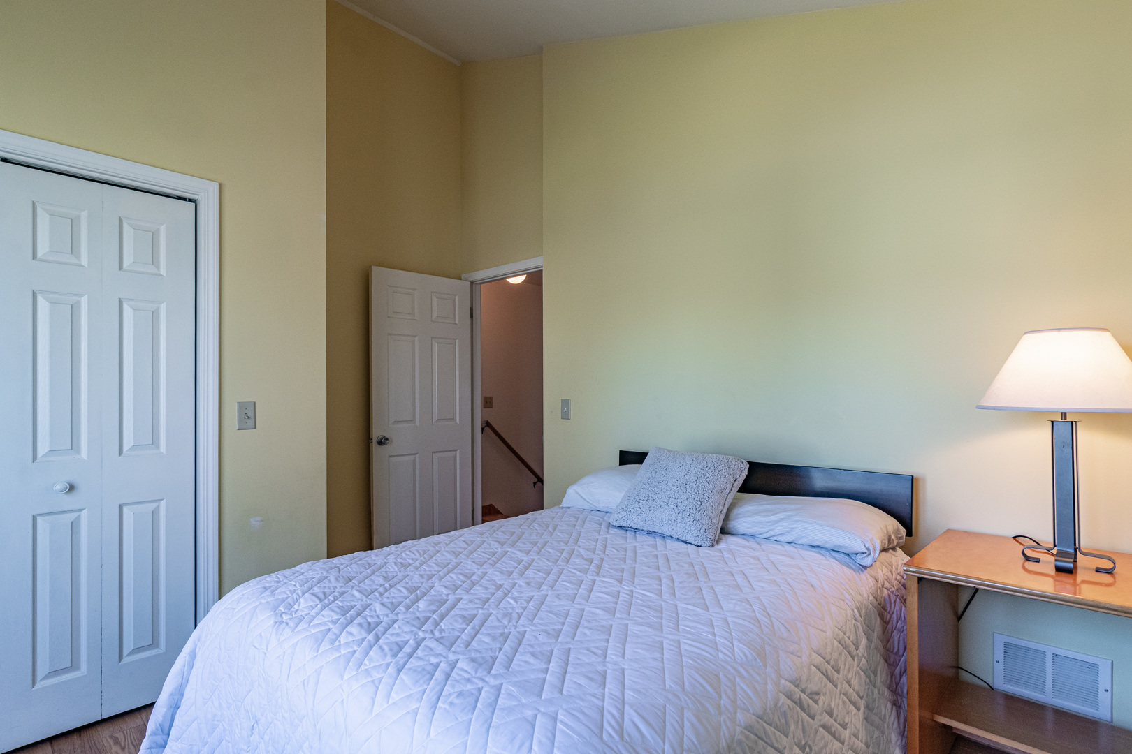 1577 Pinetree Drive, Gurnee, IL 60031