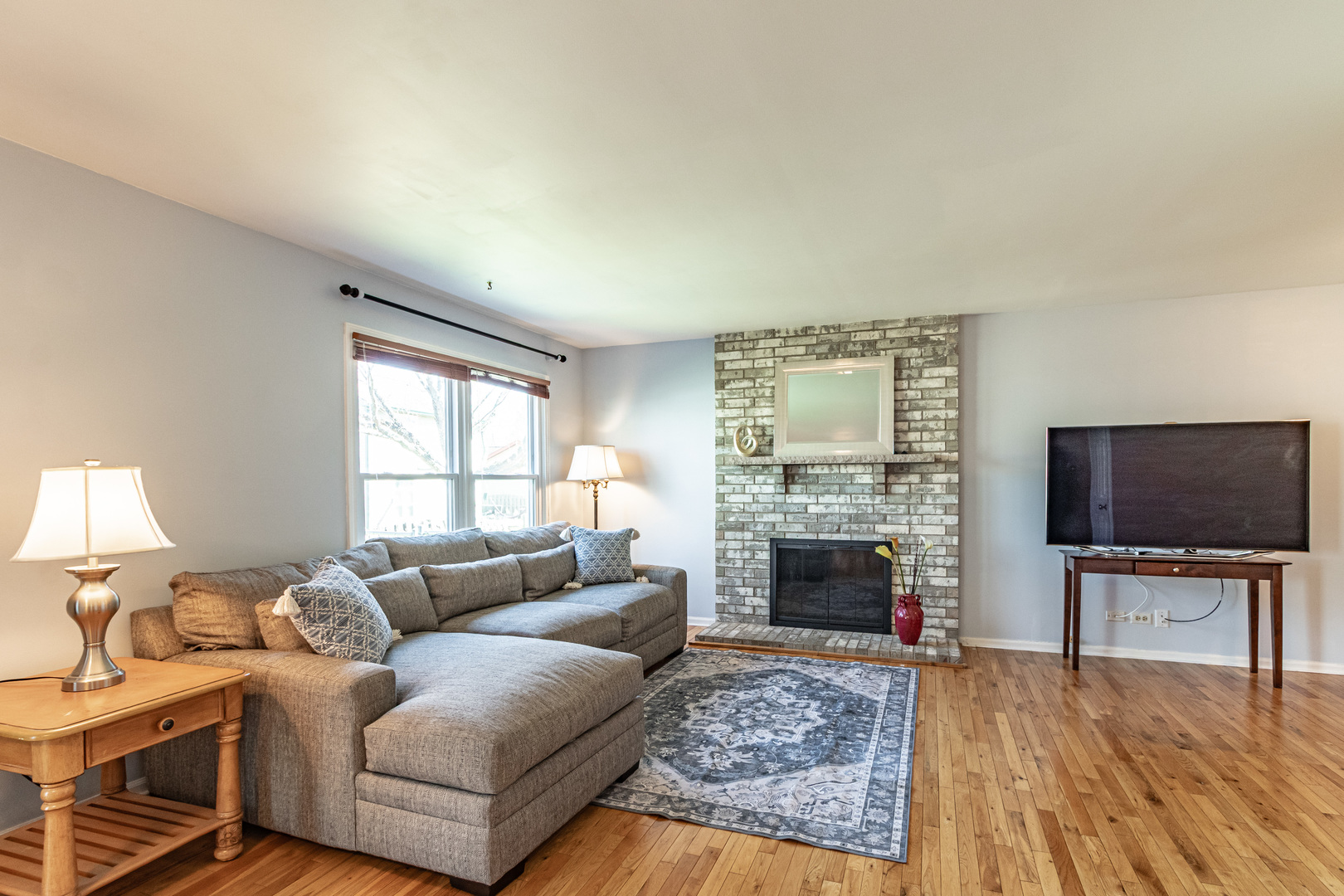 1577 Pinetree Drive, Gurnee, IL 60031